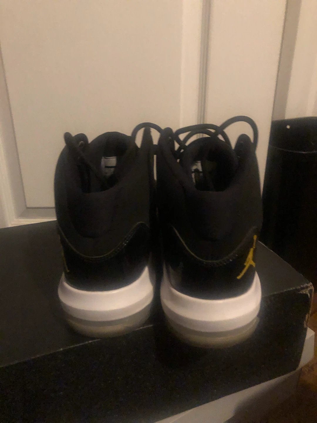 Air Jordan 11 Men's Shoes Black Yellow - photo 2