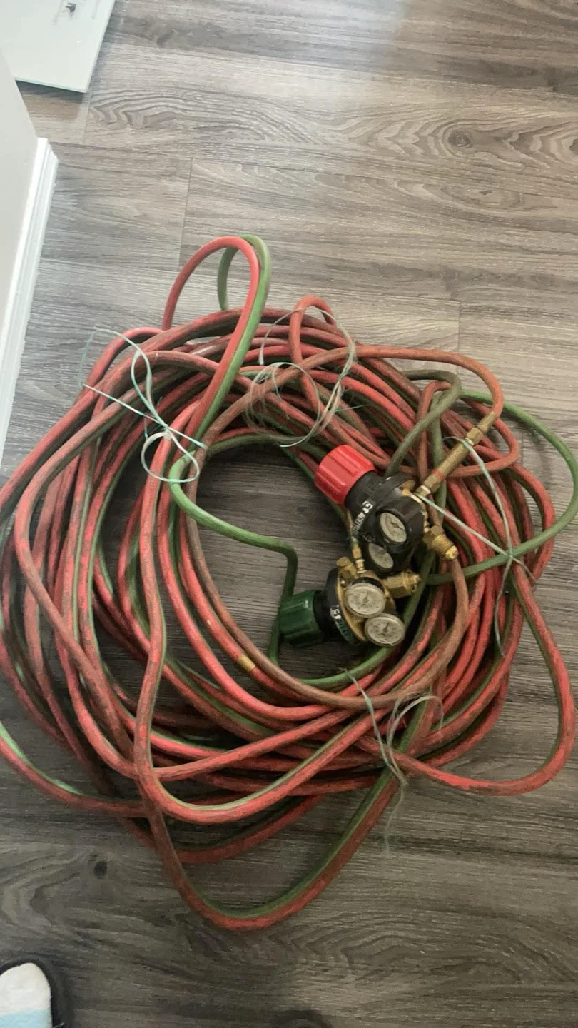 Victor Acetylene and Oxygen Hoses with Regulators