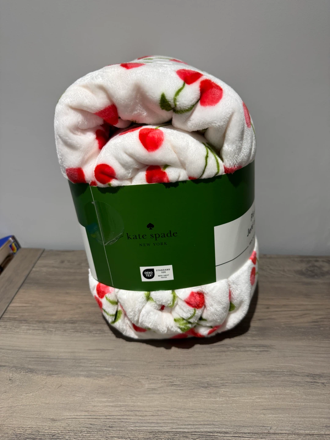 Kate Spade Plush Throw Blanket - Cherry Print - photo 3