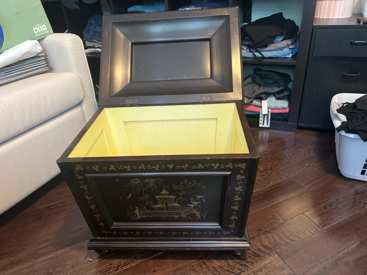 Vintage Decorative Storage Chest - photo 2