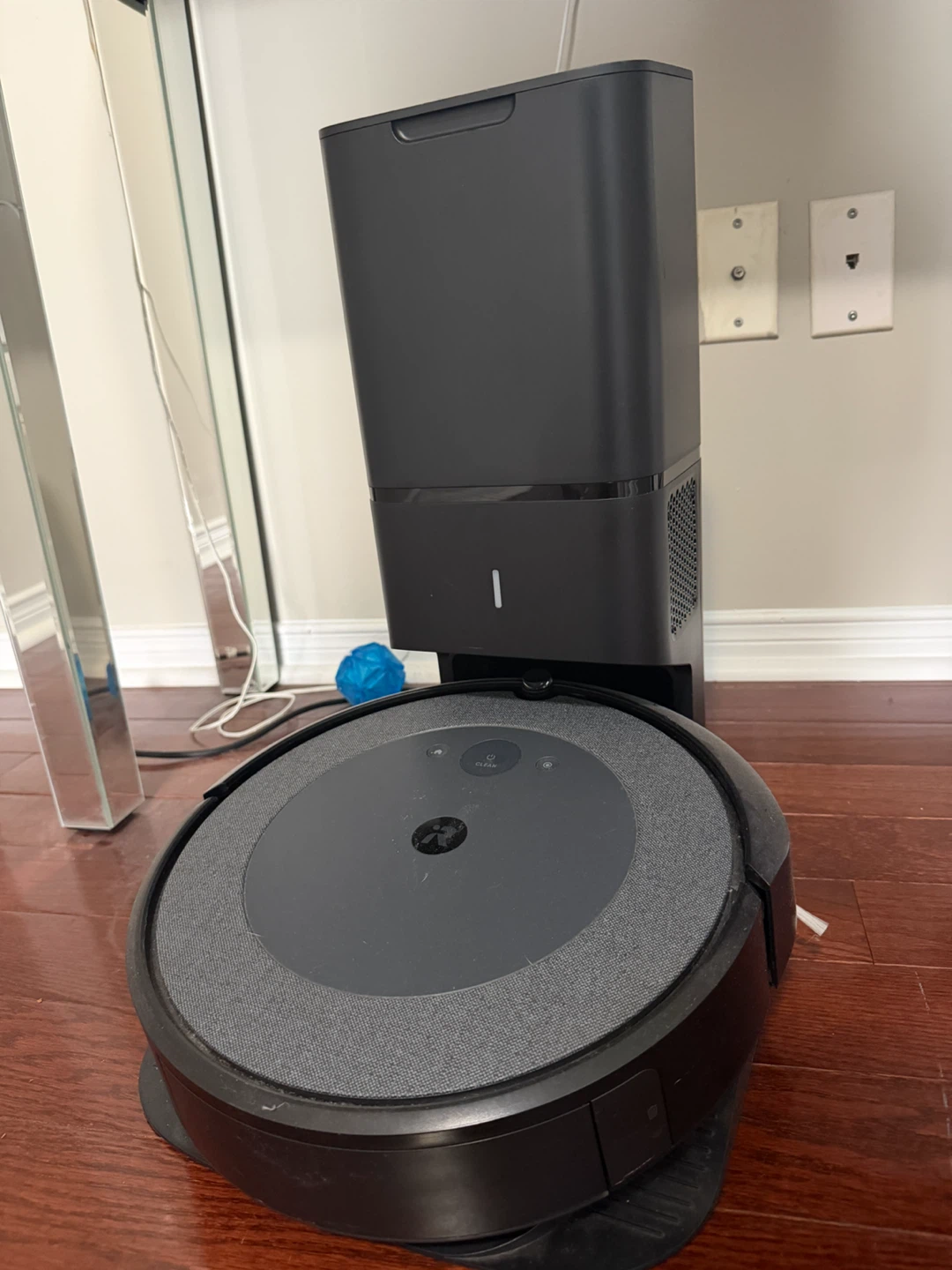 iRobot i3+ Roomba Robot Vacuum