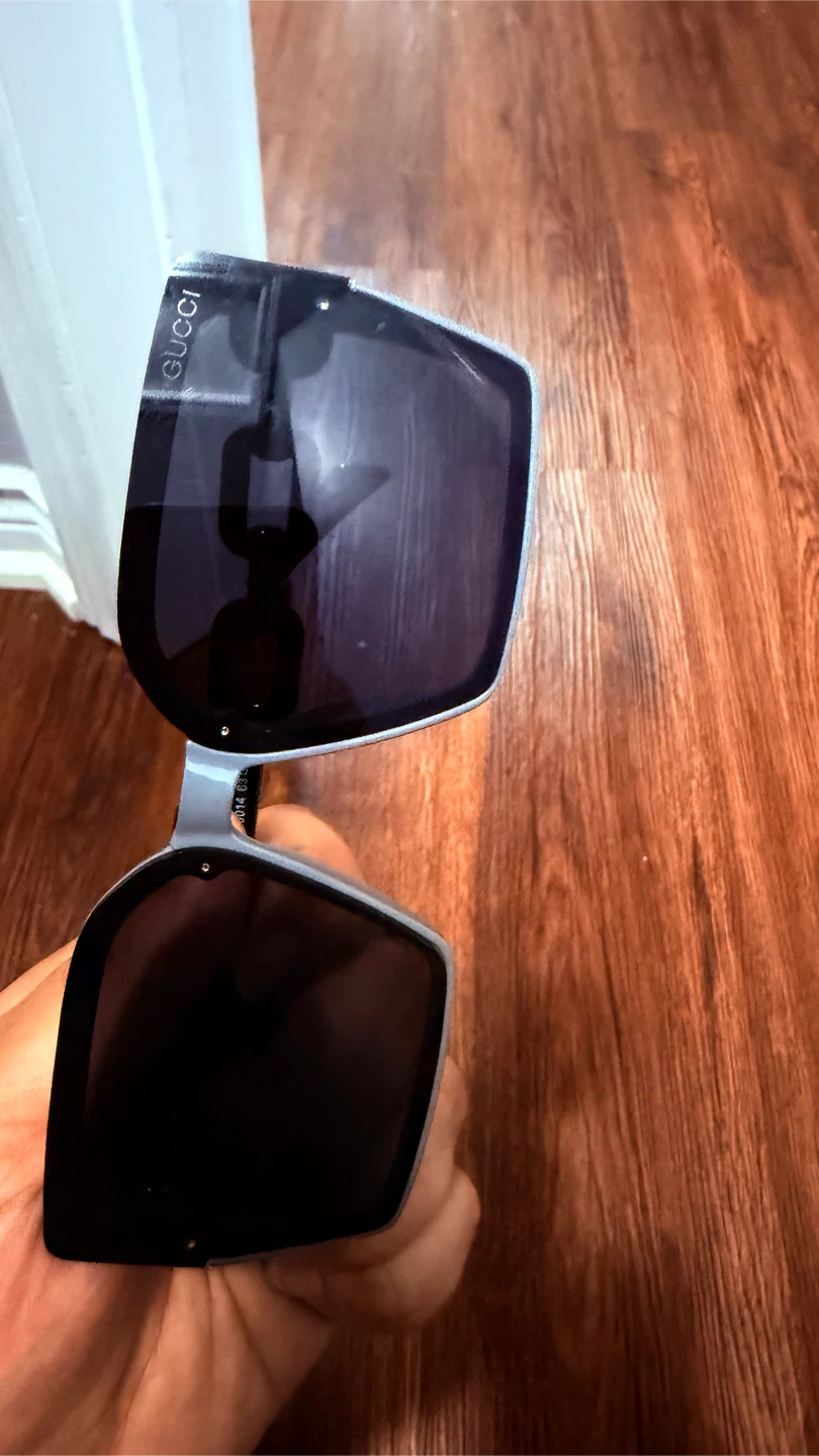 Gucci Sunglasses with Chain Detail - photo 2