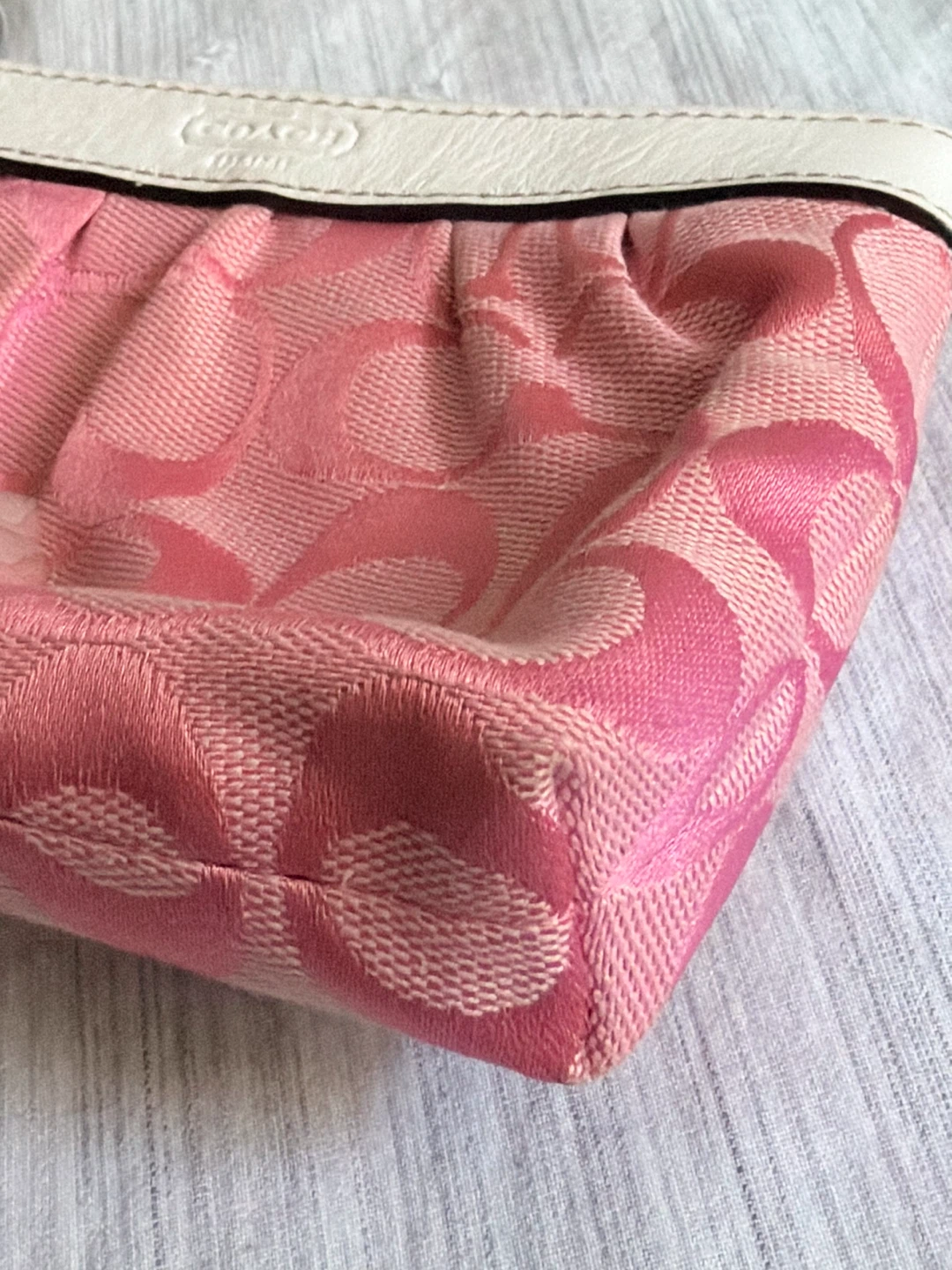 Coach Pink Signature Wristlet Vintage - photo 4