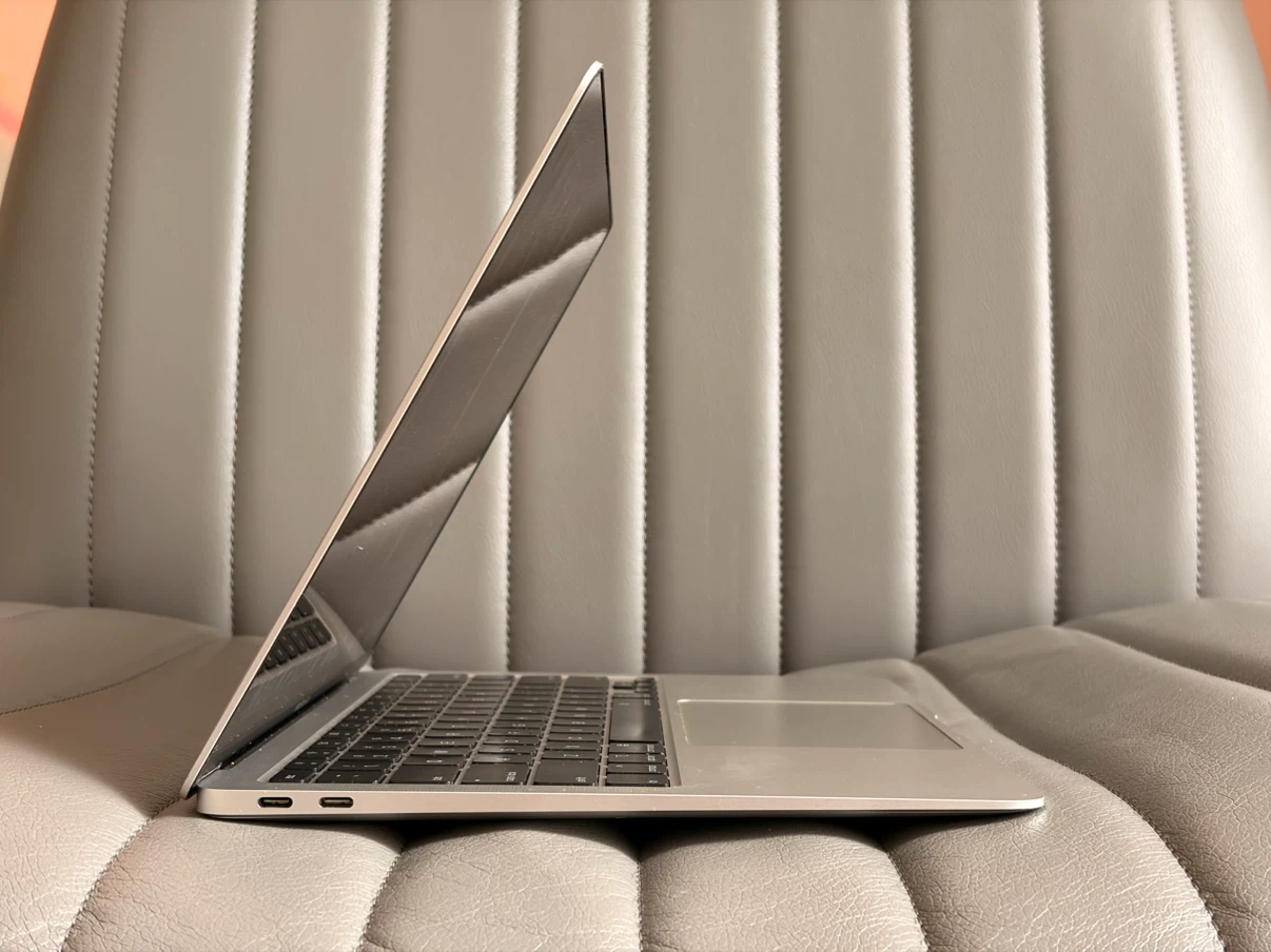 MacBook Air Silver (Retina, 13-inch, 2019) — i5 / 128GB / 8GB - photo 3