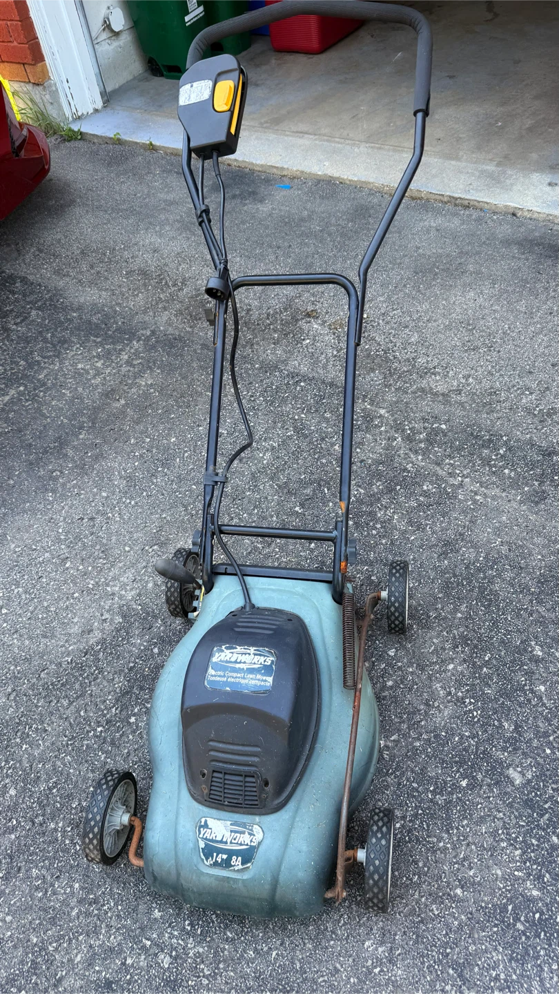 Yardworks 14" Electric Compact Lawn Mower - photo 2
