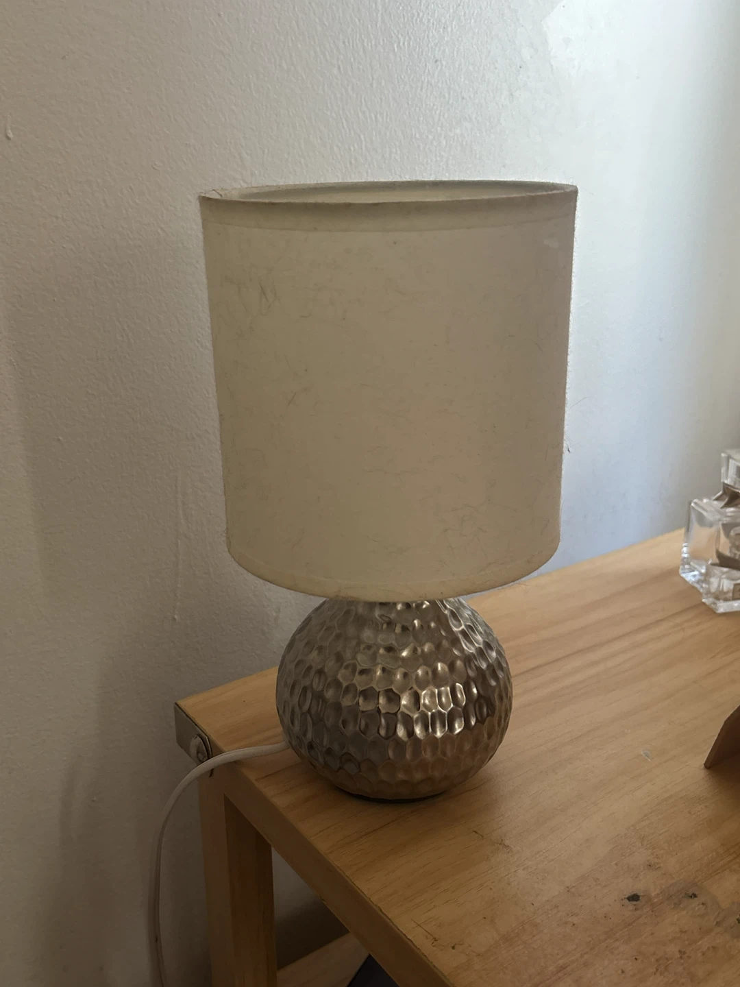 Modern Table Lamp + 3 LED Light Bulbs - photo 2