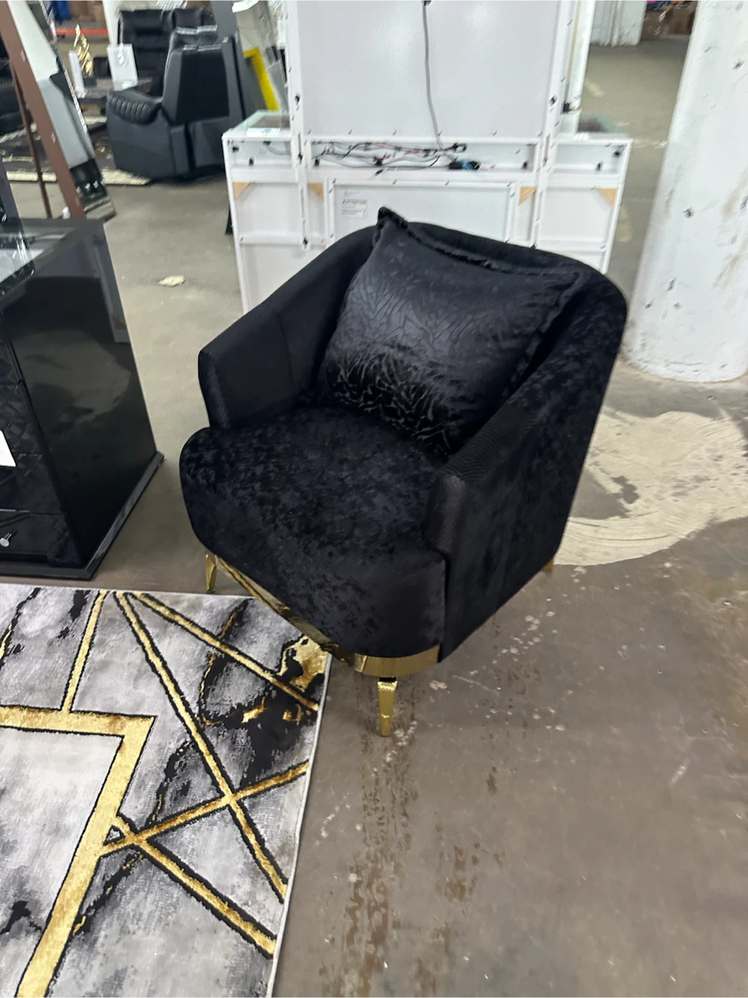 Sofa + loveseat + recliner (new) - photo 4