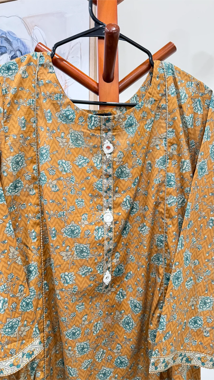 Mustard Floral Print Kurti and Pants Set - photo 3