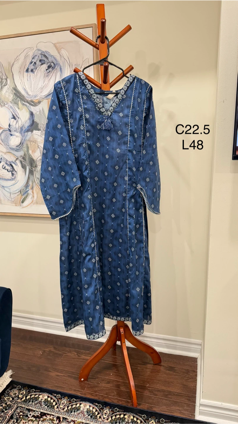 Blue printed kurti with pants and dupatta - photo 2