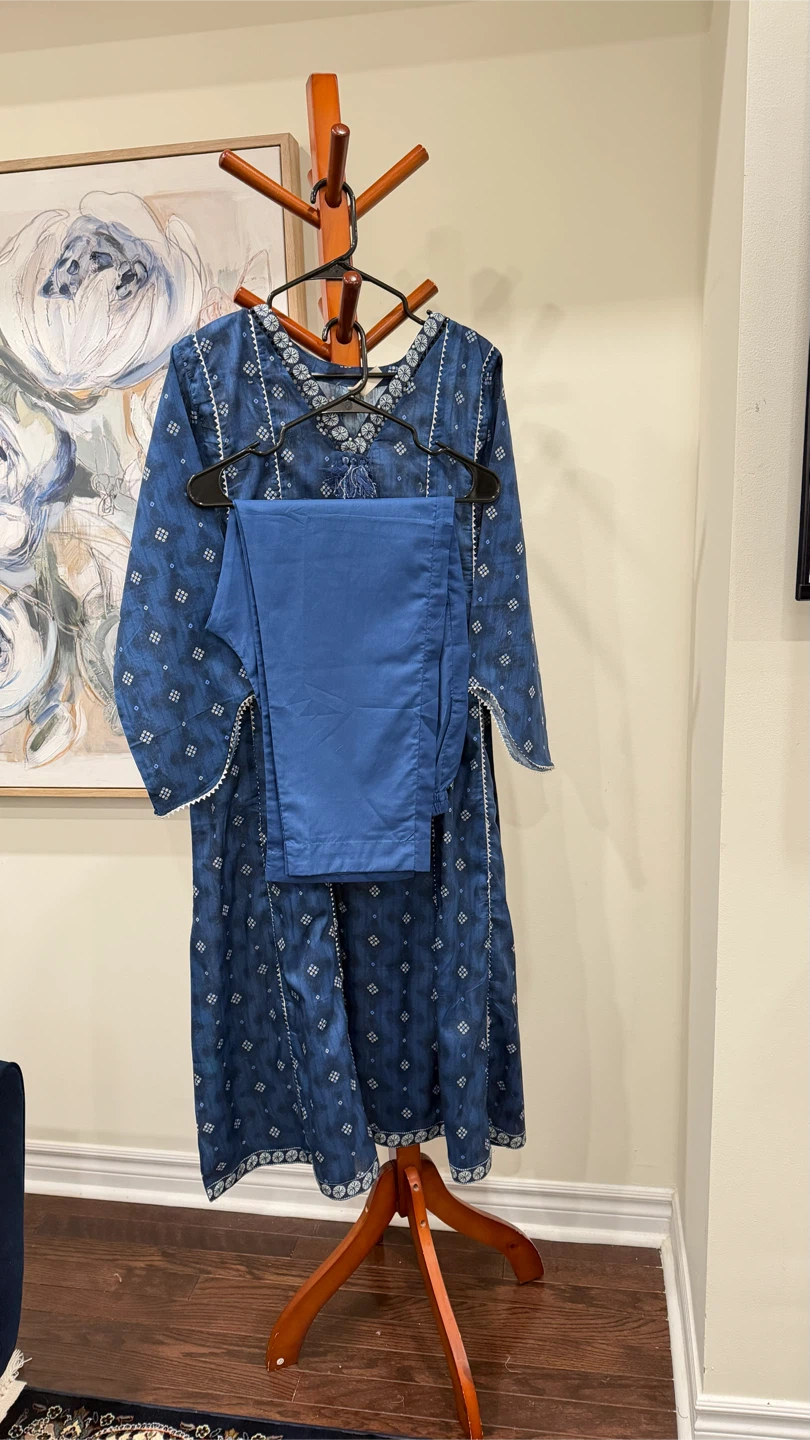 Blue printed kurti with pants and dupatta - photo 4