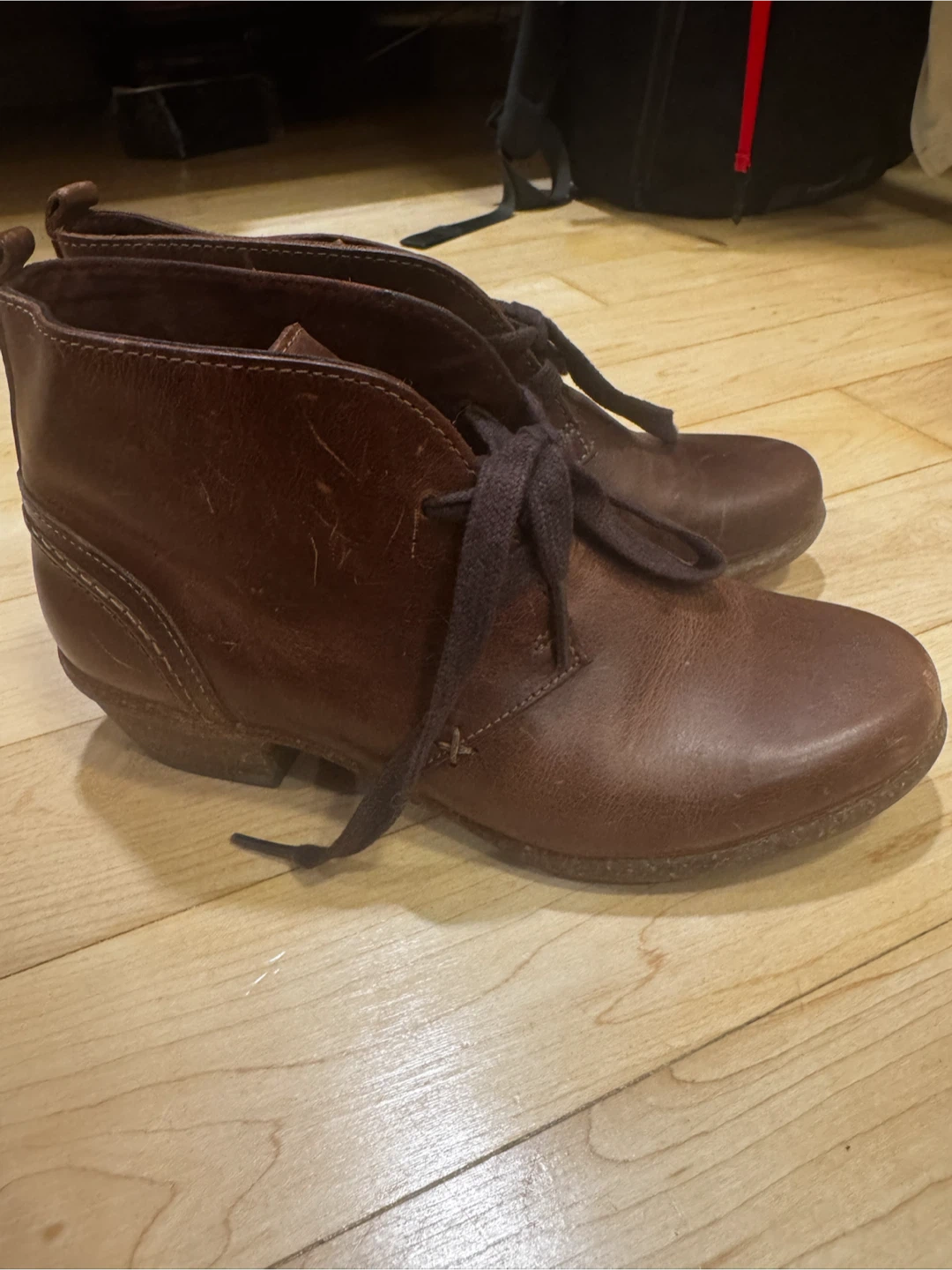 Size 6 - Brown Leather Chukka Boots - Clarks