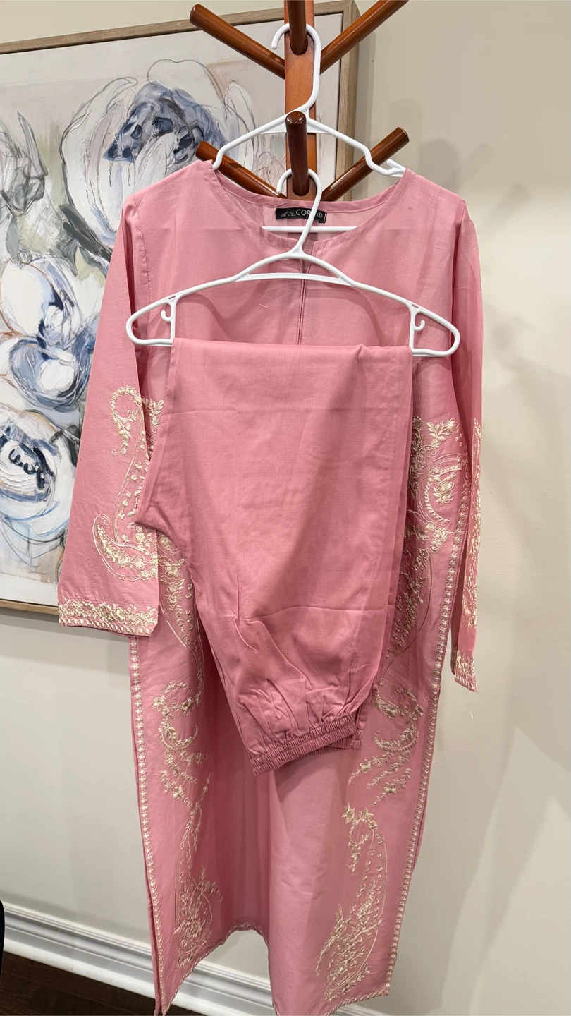 Pink Embroidered lawn Kurti and Pants Set - photo 5