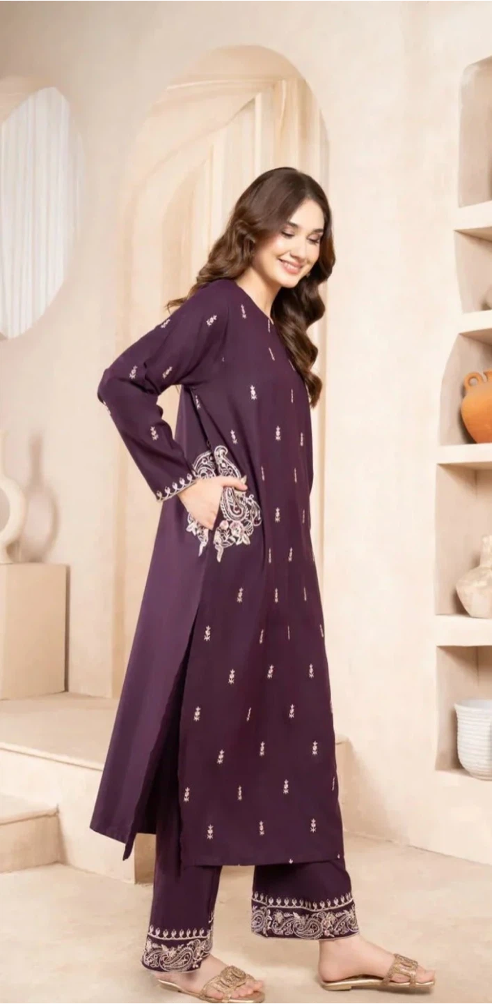 Women burgundy Embroidered Kurti and Pants Set - photo 3