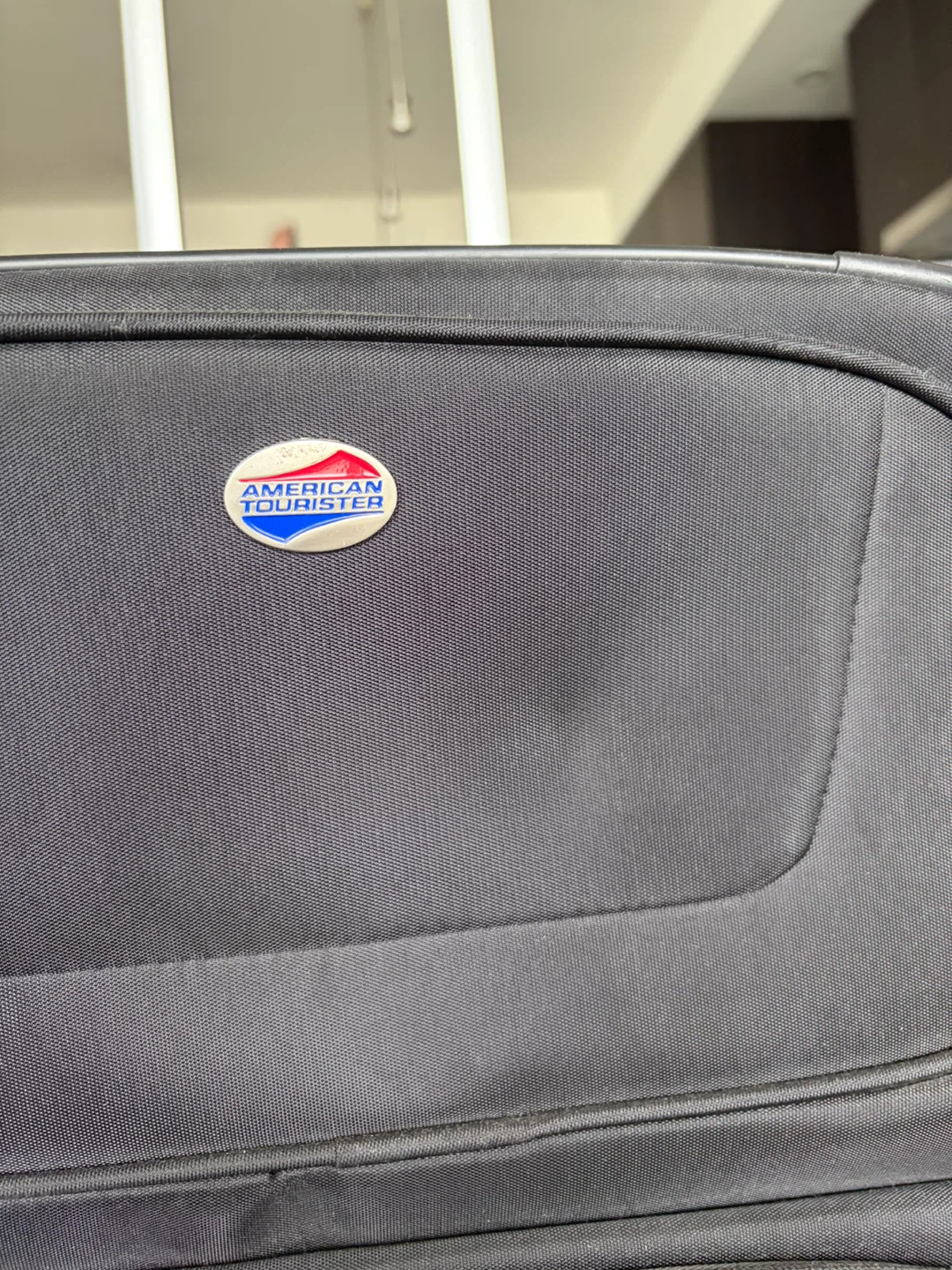American Tourister Black Suitcase - photo 2