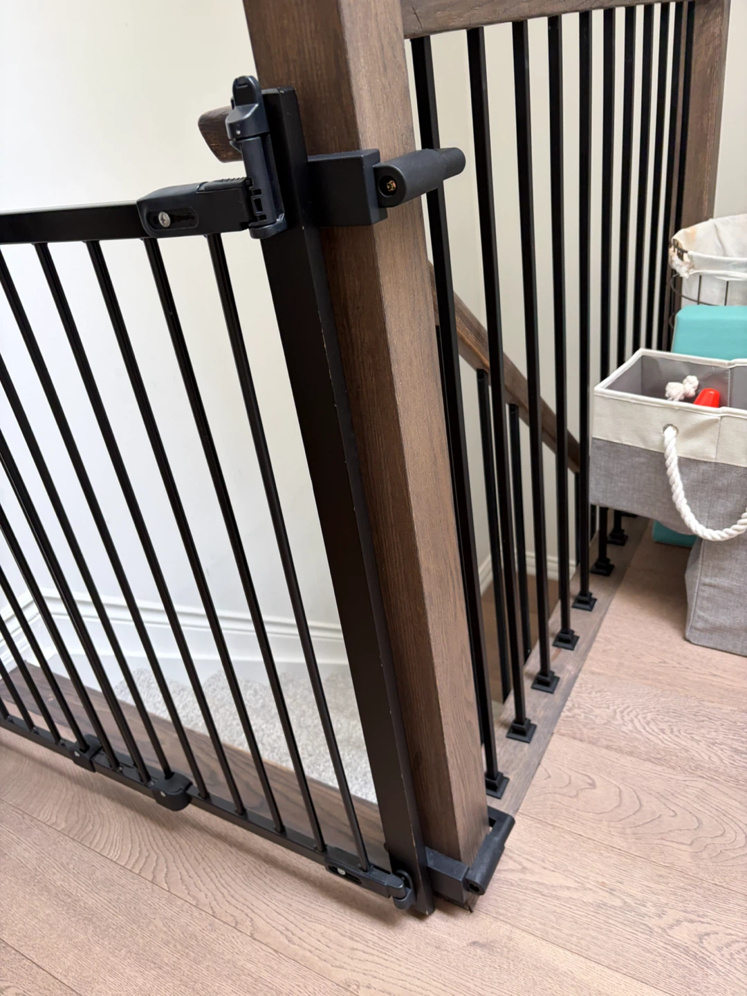 Black Metal Baby Safety Gate (kiddie proofers) - photo 2