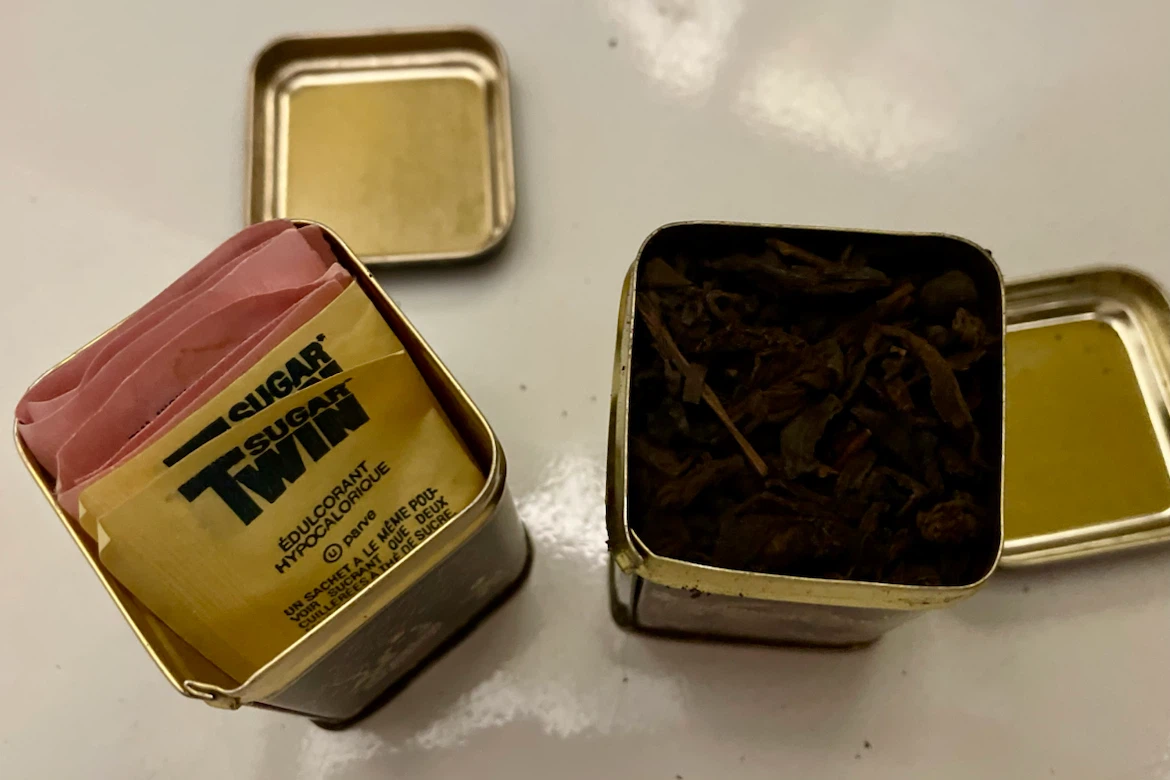 Decorative Tea Tins with Pu-erh Tea - photo 3
