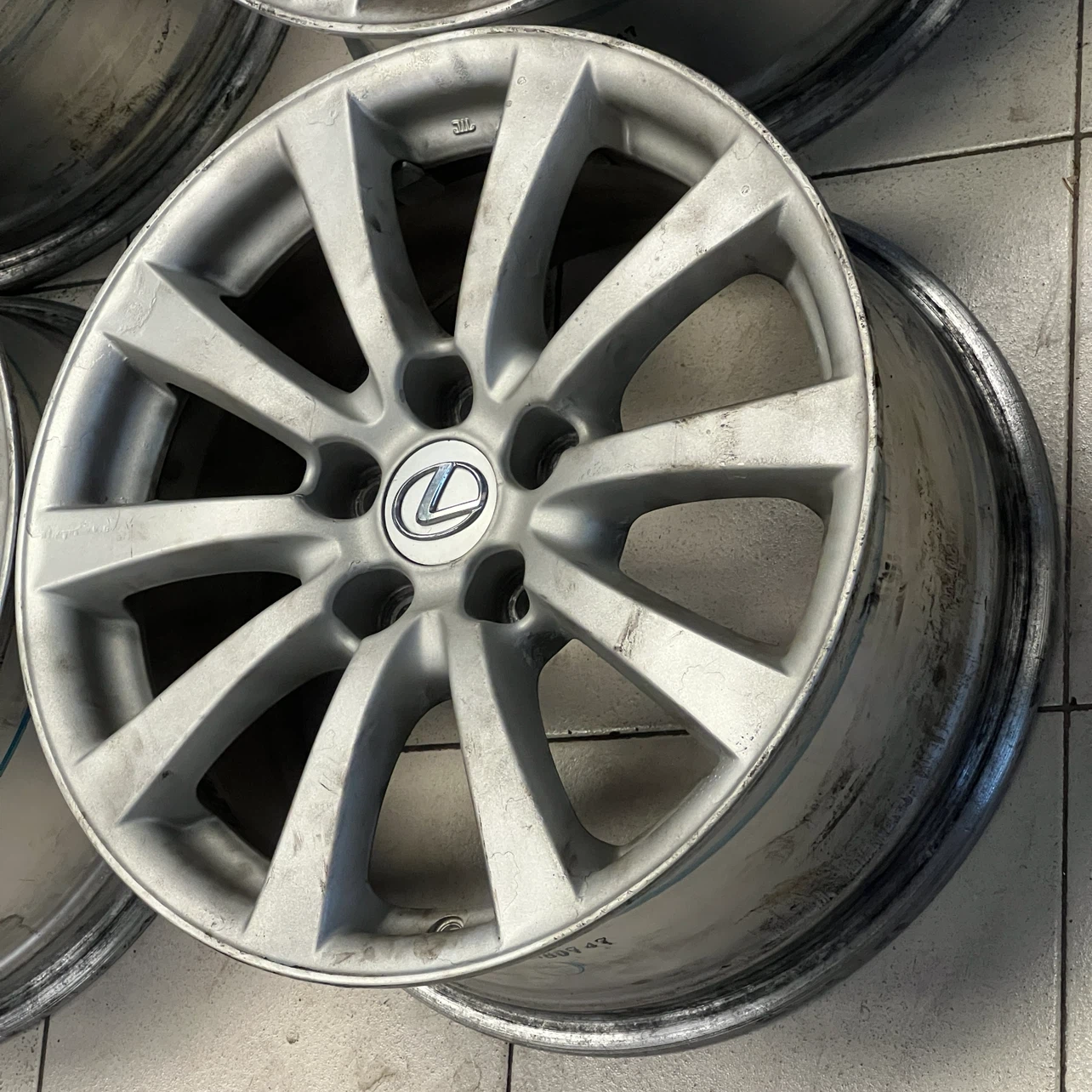 17" OEM Lexus / Toyota aluminum alloy wheels 5x114.3