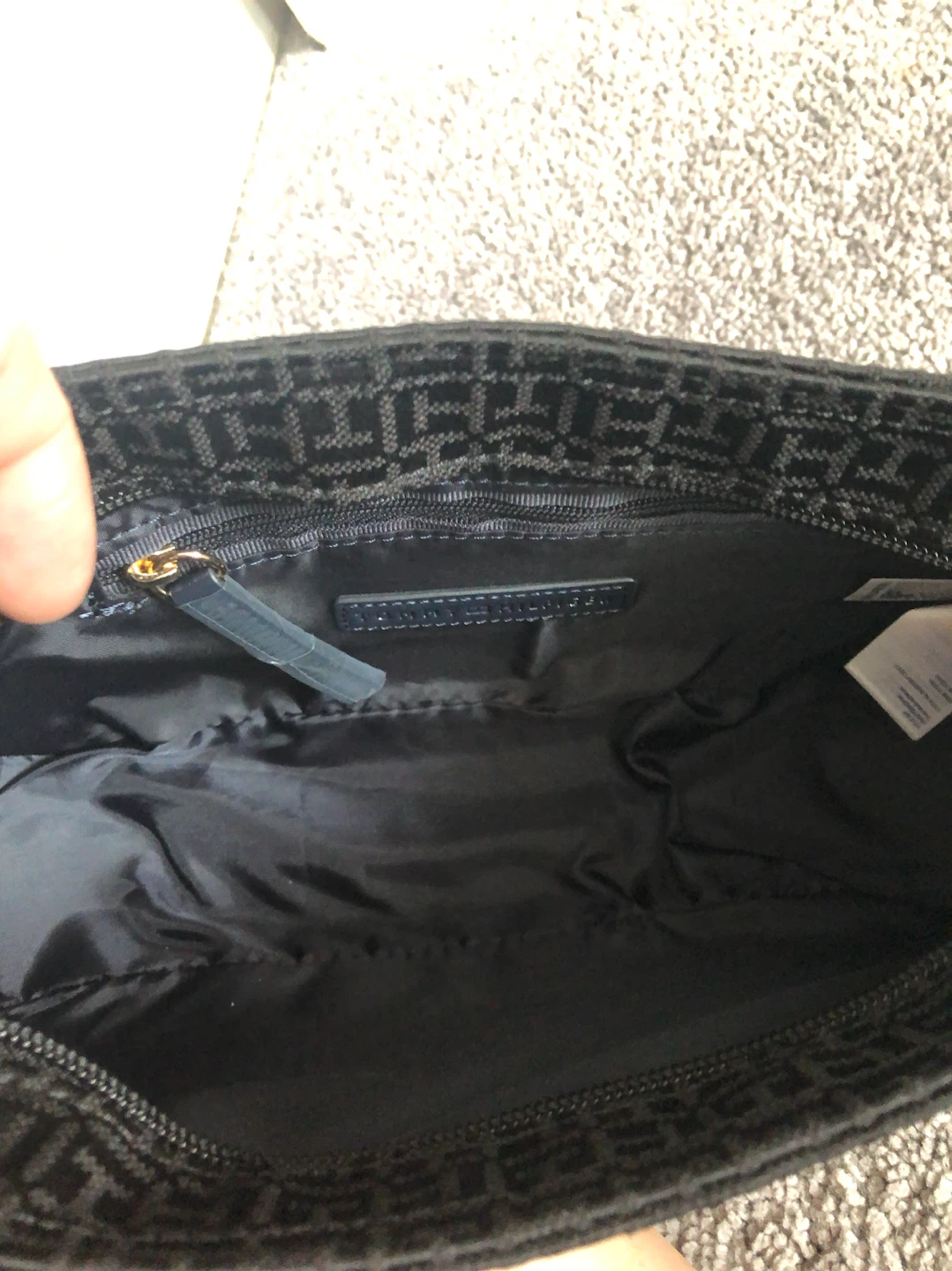 Tommy Hilfiger Black Monogram Shoulder Bag - photo 4