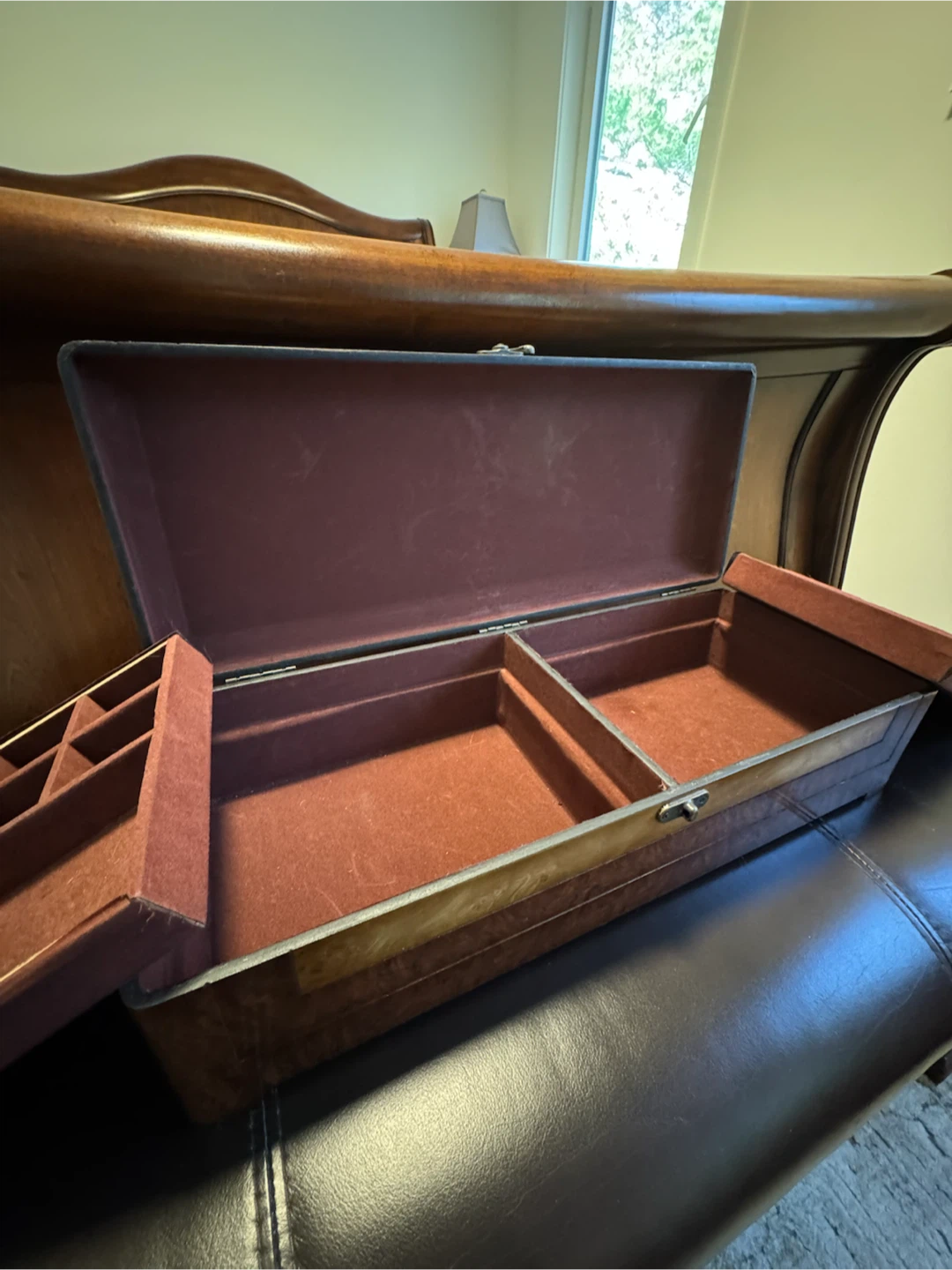 Wooden jewellery box with compartments - photo 2
