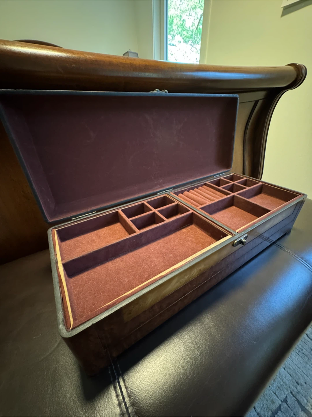 Wooden jewellery box with compartments - photo 3