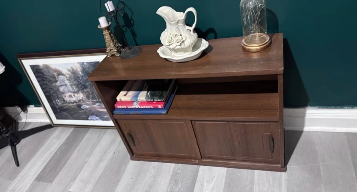 Small tv stand