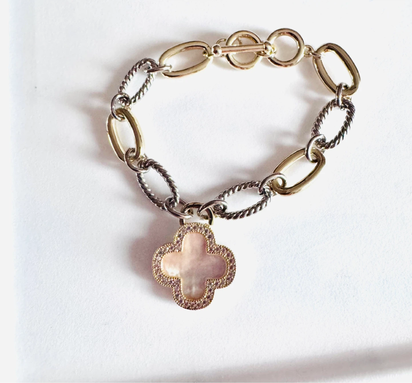 Mixed Metal beautiful Toggle Clover Charm Bracelet w MOP