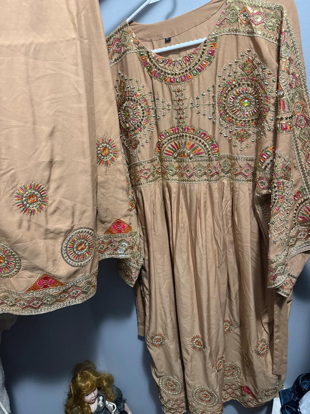 Women's Embroidered Kurti and Pants Set - XL