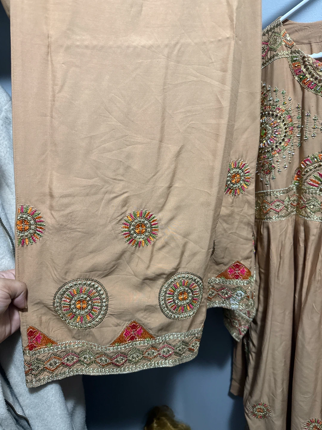 Women's Embroidered Kurti and Pants Set - XL - photo 2