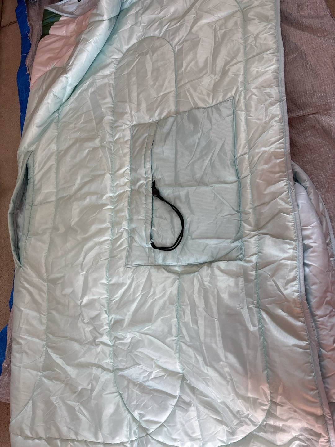 NWOT Below Zero wearable Blanket - photo 2