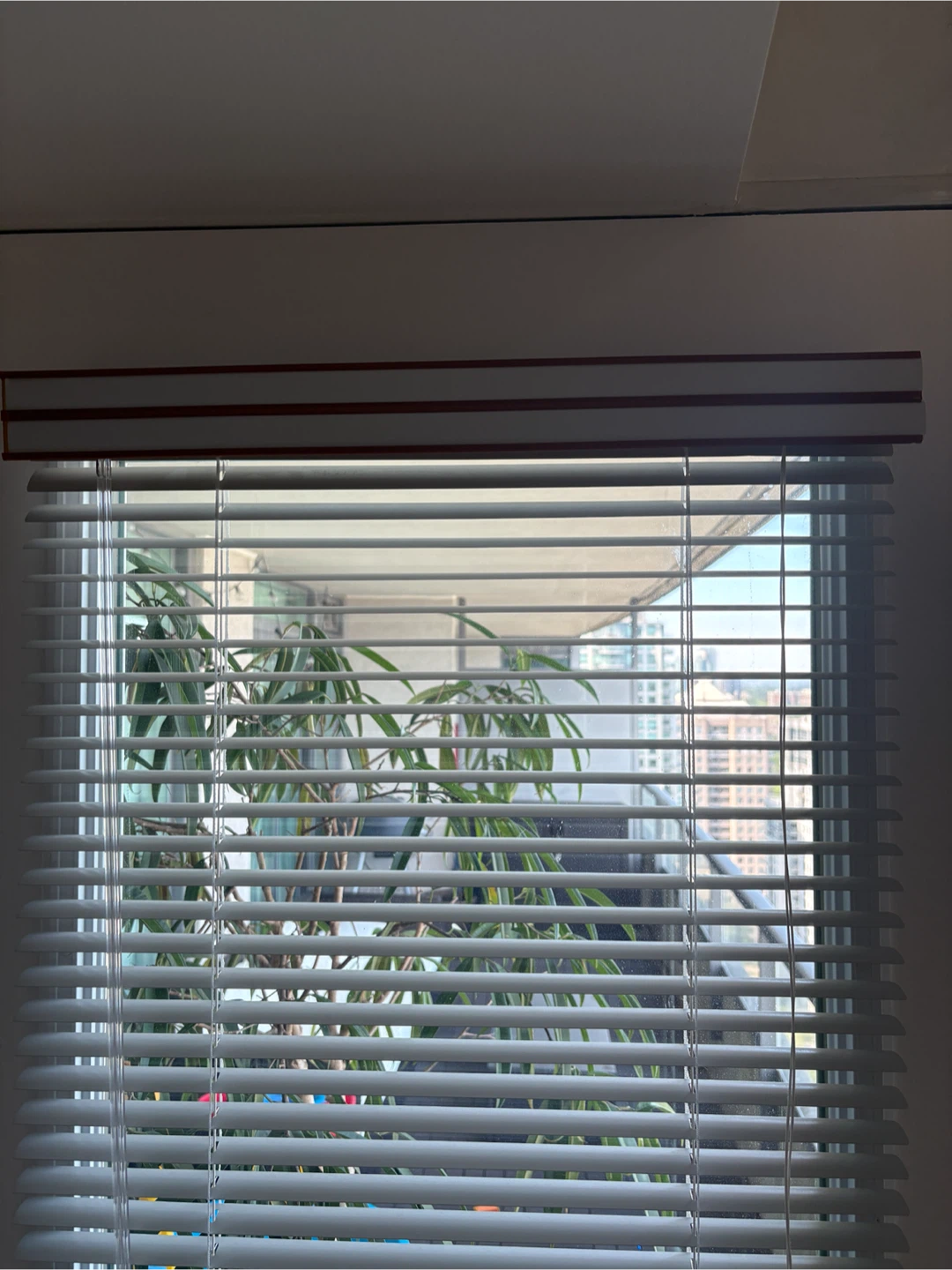 White Horizontal Blinds (very clean) - photo 4