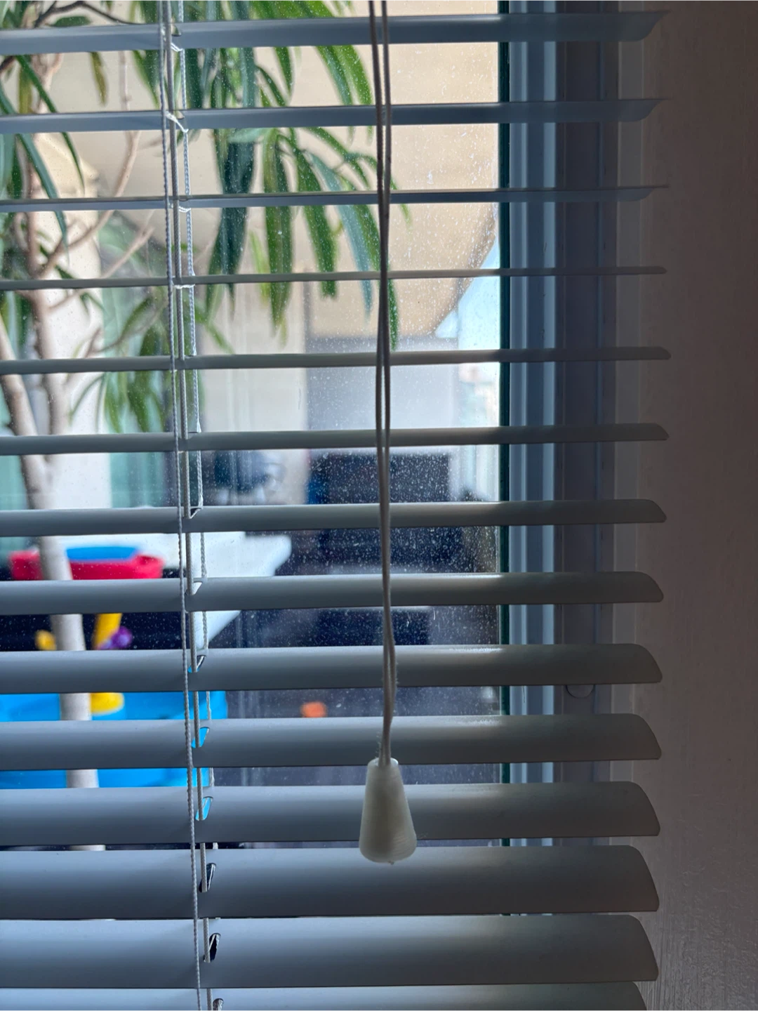 White Horizontal Blinds (very clean) - photo 5