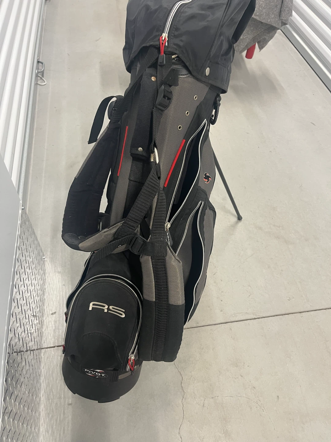 Pivot Golf Bag with TaylorMade Burner Irons - photo 3