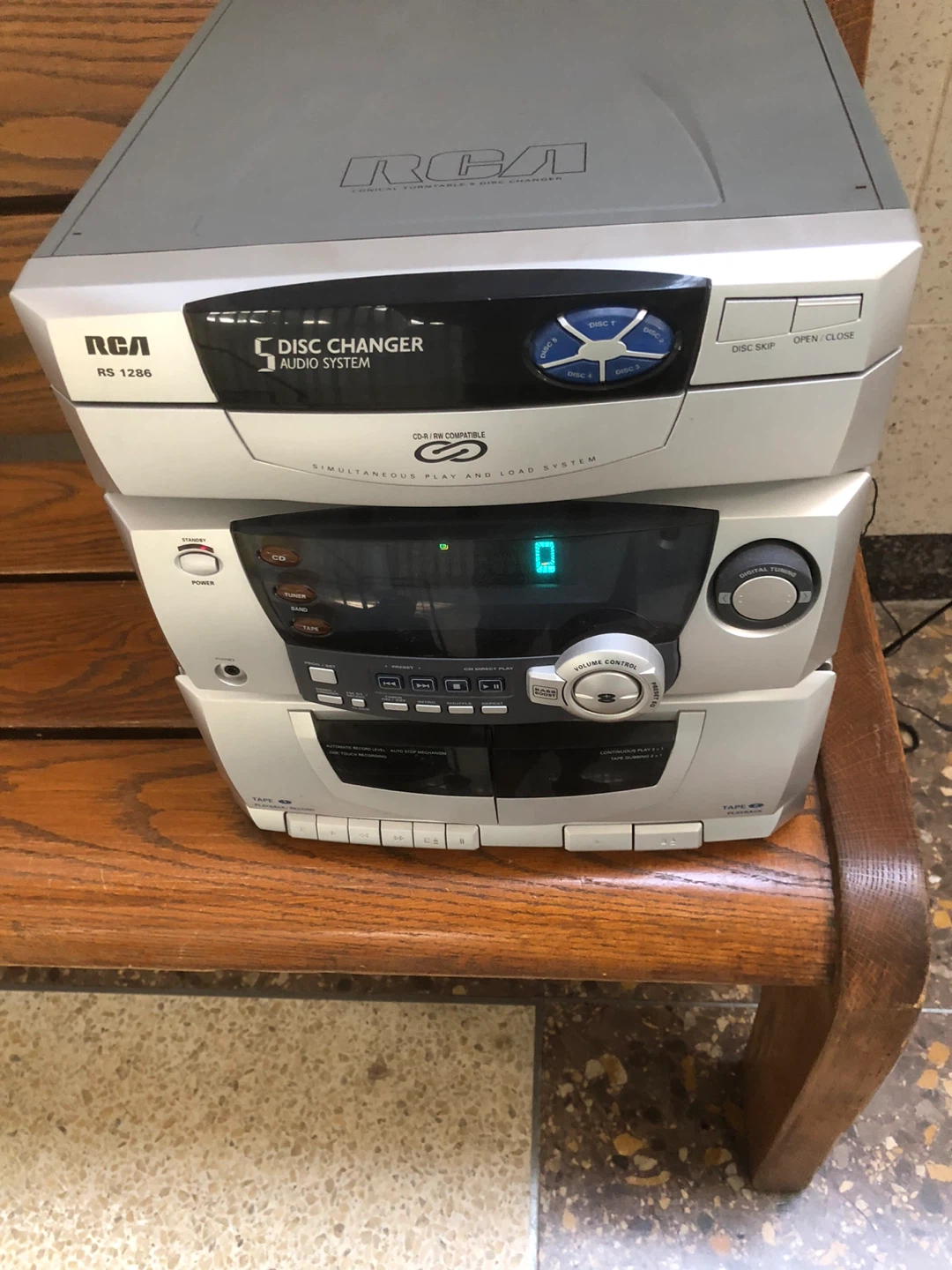RCA RS 1286 CD Changer Audio System