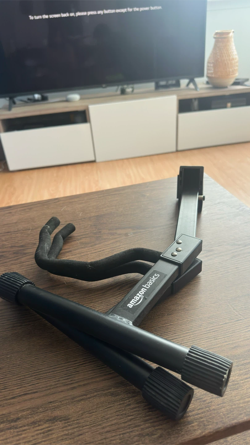 Amazon Basics Guitar Stand - photo 4