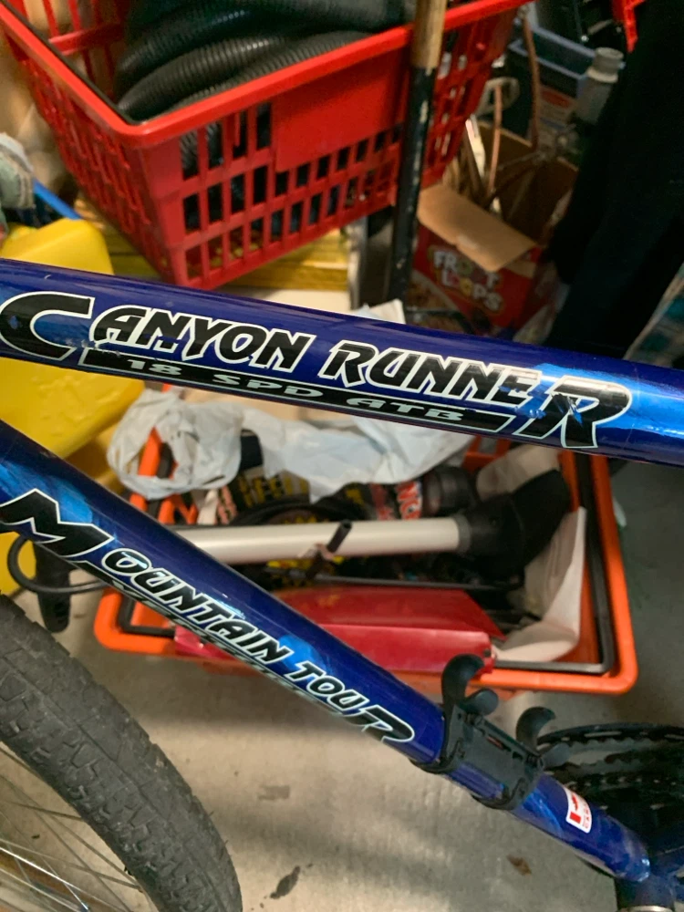 Canyon Runner Mountain Tour 18 Speed Bike - photo 3