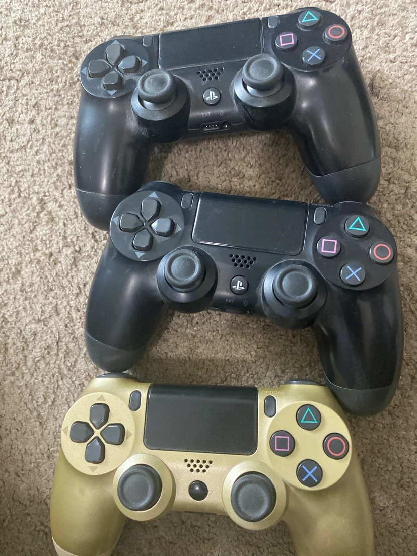 3 PlayStation 4 DualShock 4 Controllers - photo 3