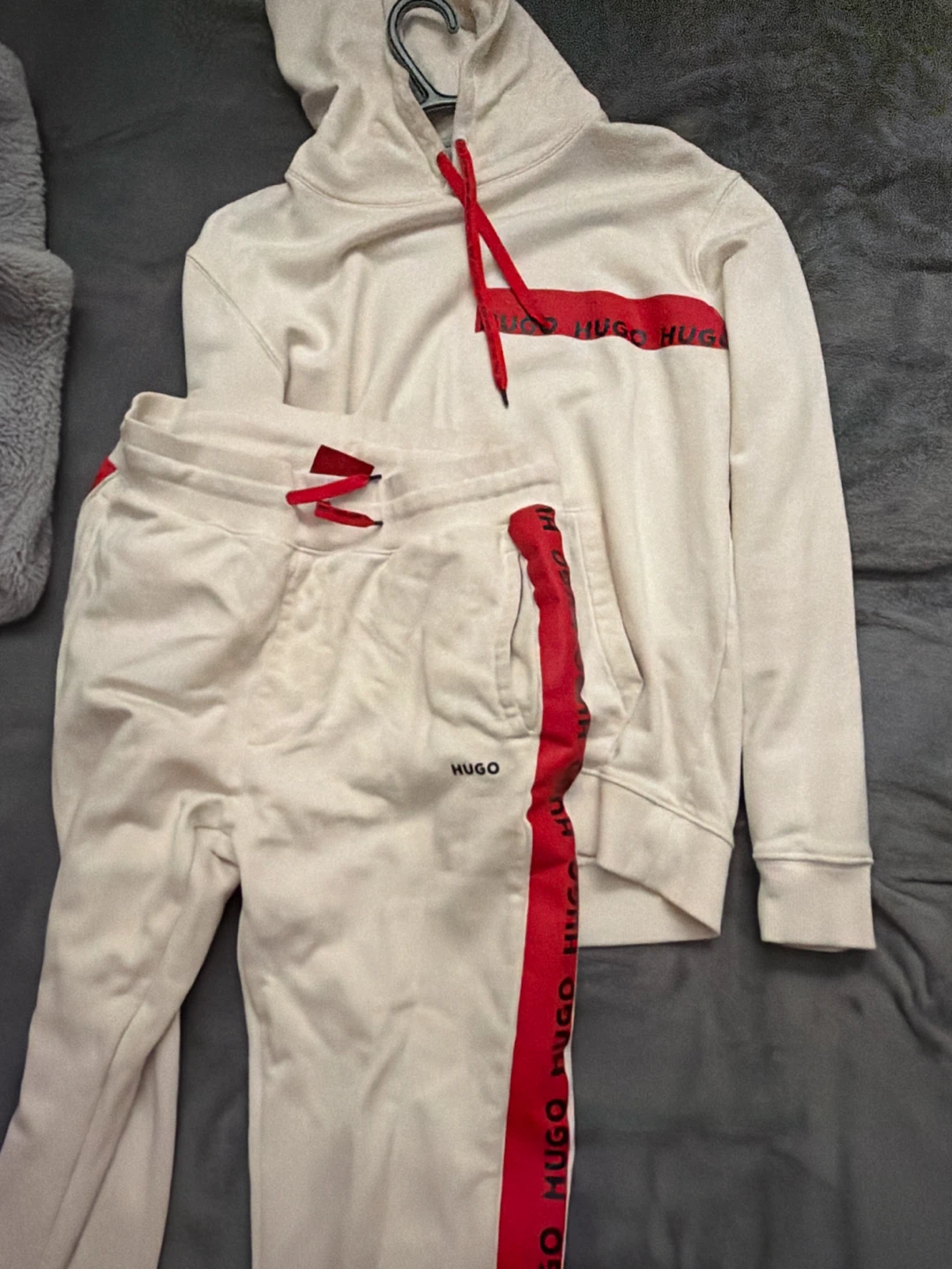 HUGO BOSS Tracksuit Set - Cream