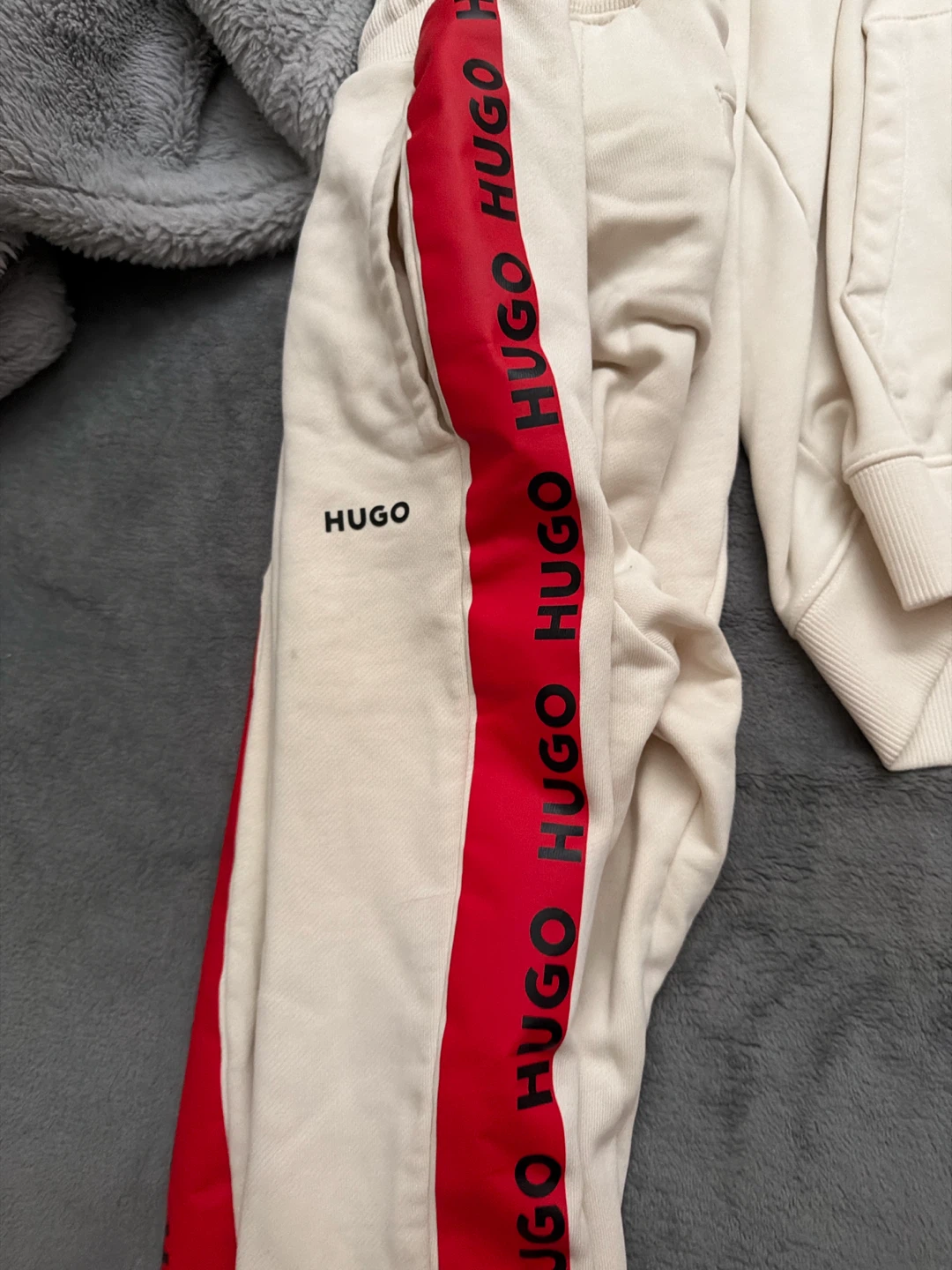 HUGO BOSS Tracksuit Set - Cream - photo 3