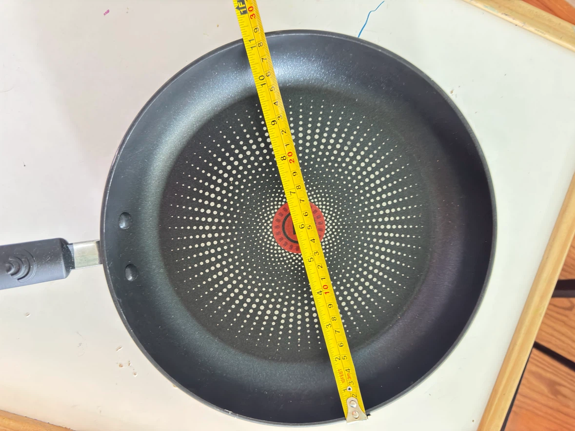 Brand new non stick pans and lid - photo 5