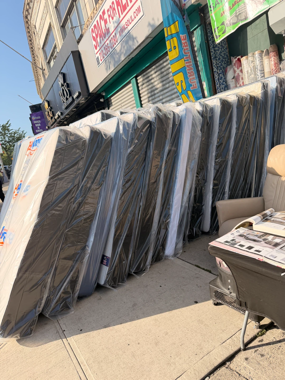 Queen mattress - photo 2
