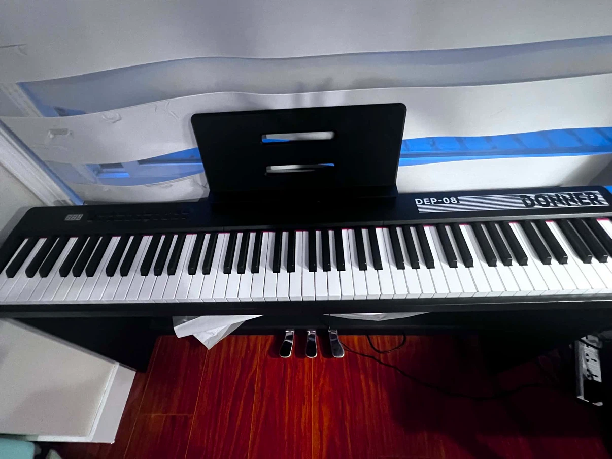 🎹 Donner DEP-08 88-Key Digital Piano – Excellent Condition