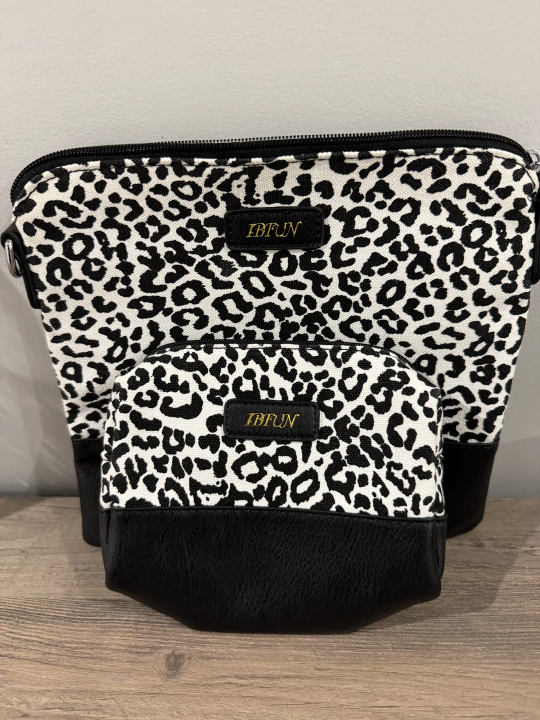2-Piece Leopard Print Cosmetic Bag Set