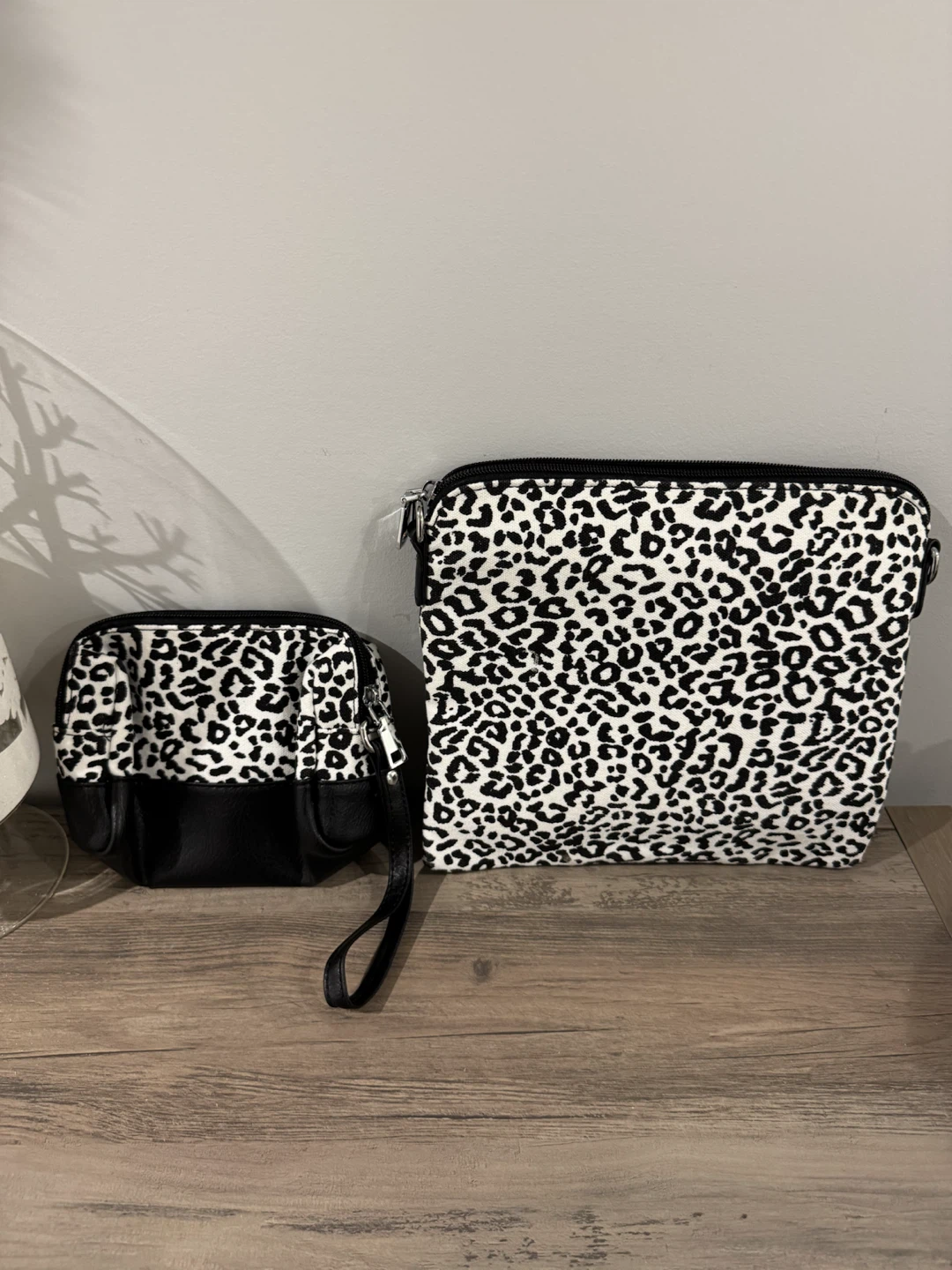 2-Piece Leopard Print Cosmetic Bag Set - photo 2