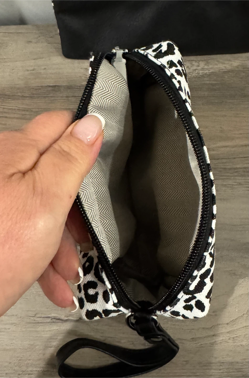 2-Piece Leopard Print Cosmetic Bag Set - photo 4