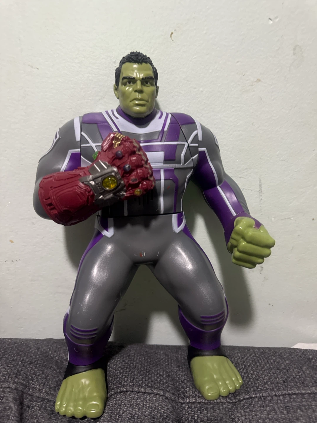 Marvel Hulk Toy with Infinity Gauntlet