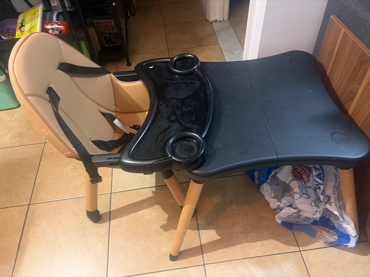 Baby High Chair with Tray - photo 3