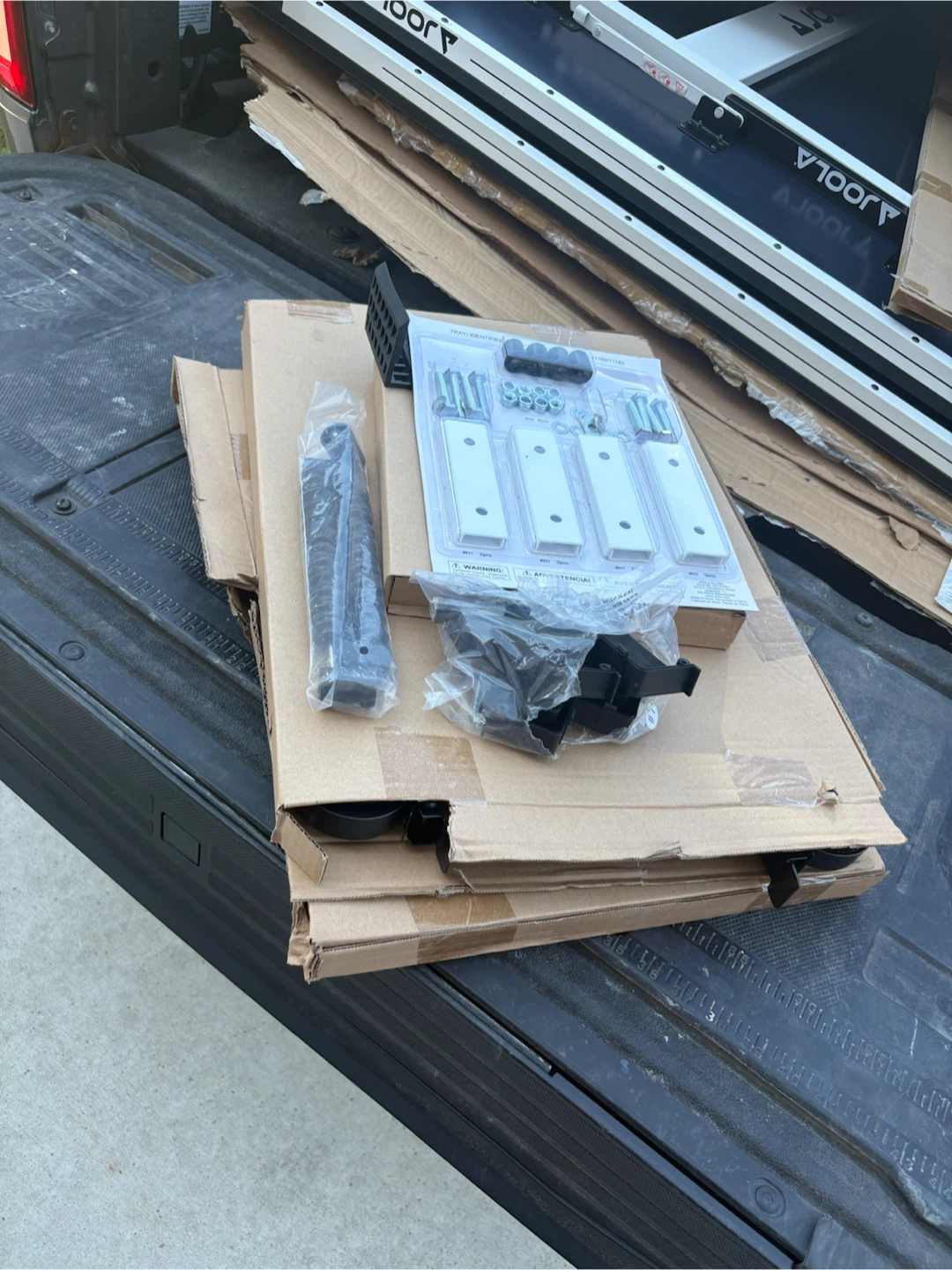 Damaged JOOLA Indoor/Outdoor Ping Pong Table - photo 4