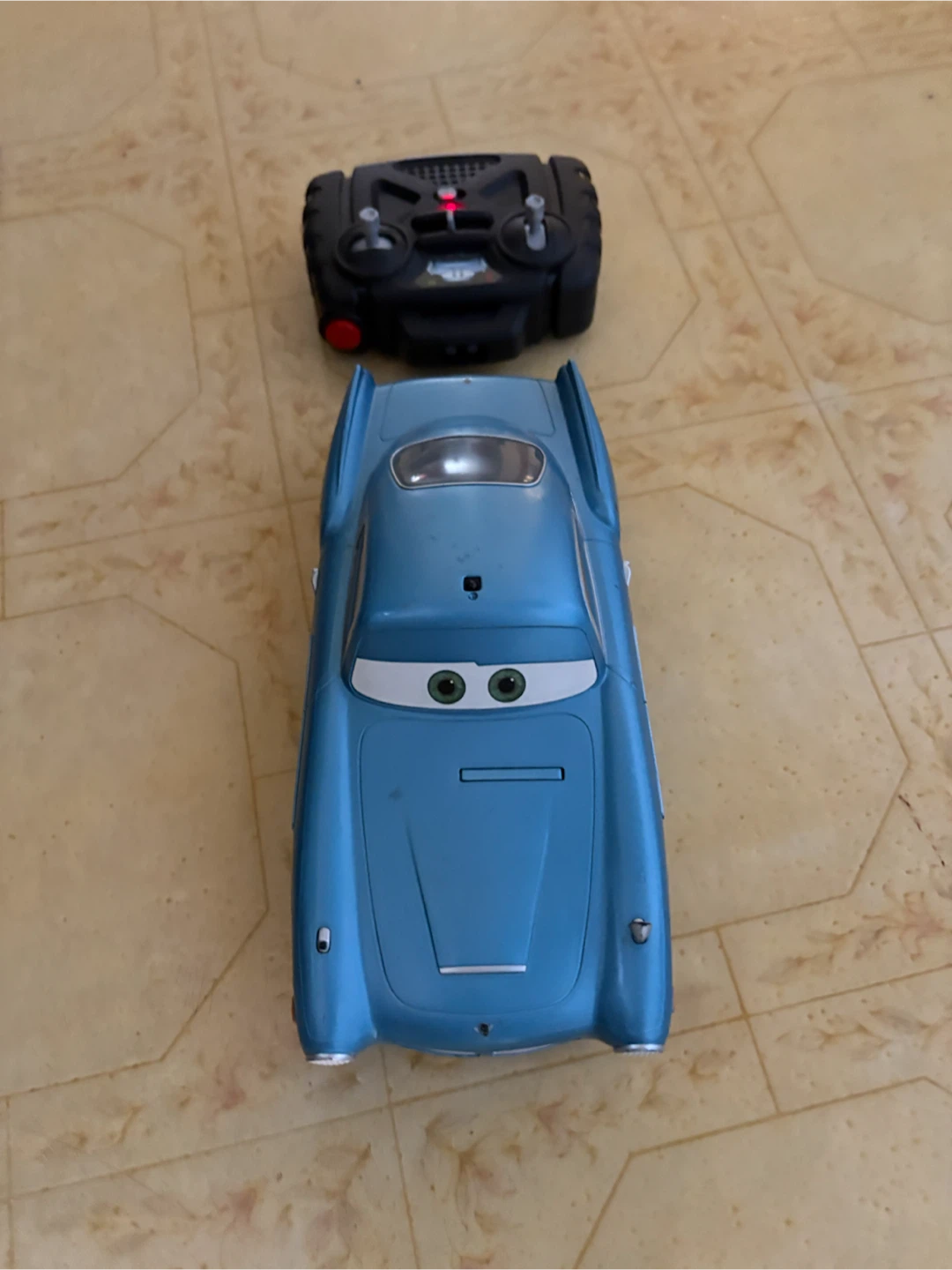 Disney Pixar Cars 2 Finn McMissile Remote Control Car