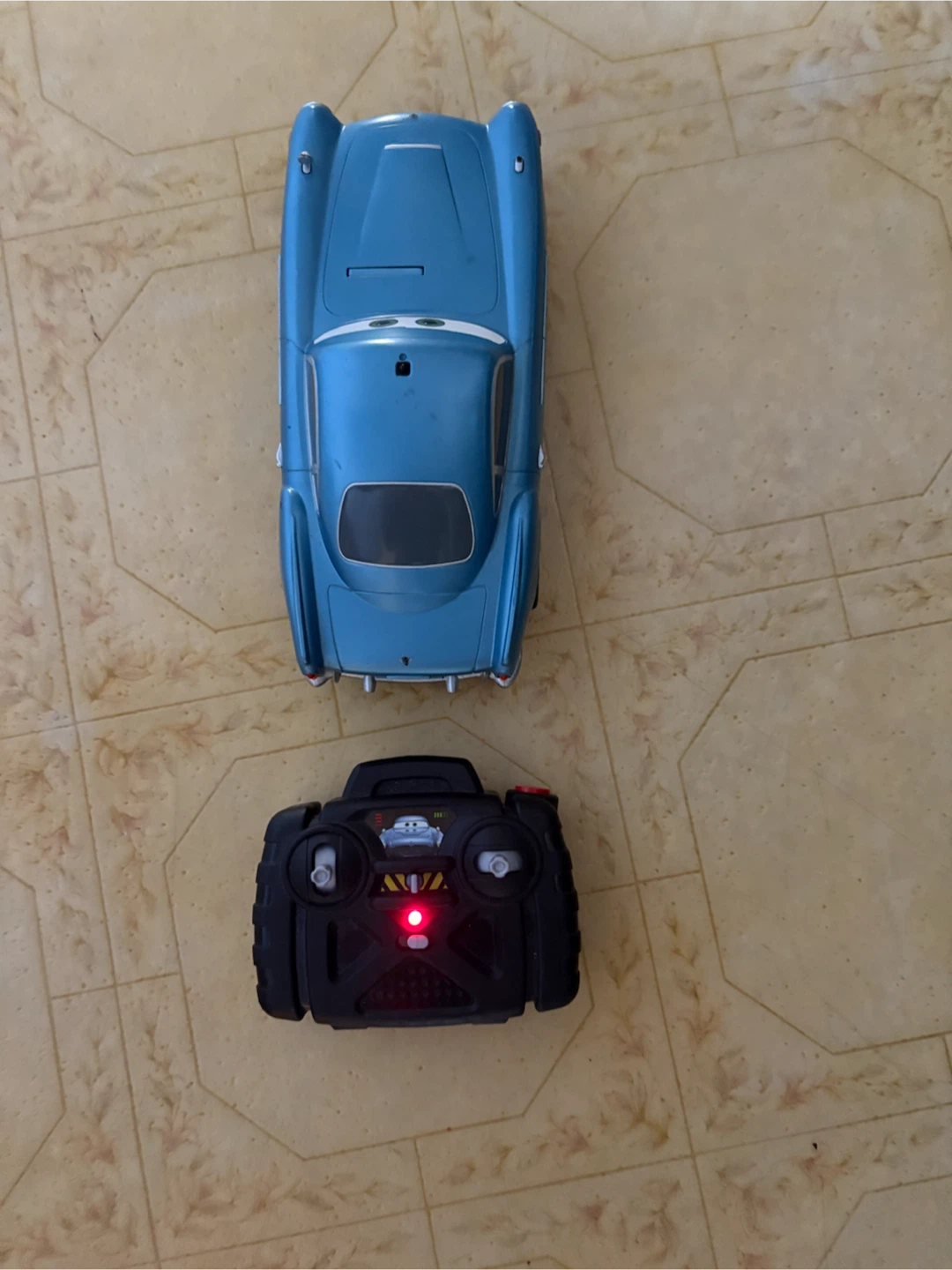 Disney Pixar Cars 2 Finn McMissile Remote Control Car - photo 2