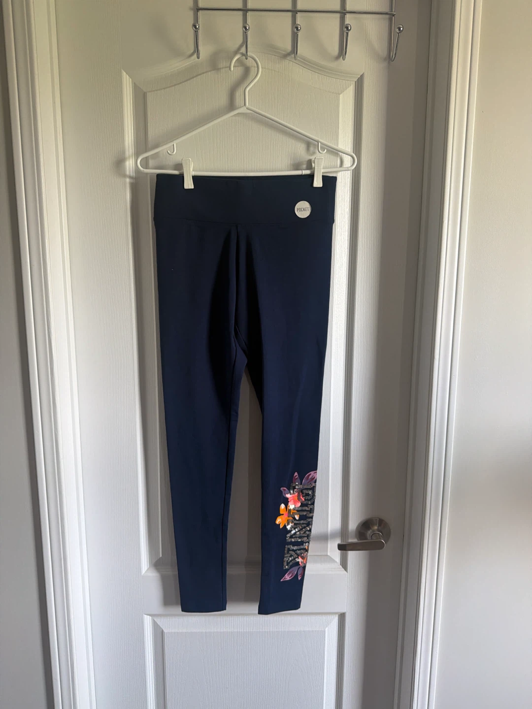 New Victoria’s Secret PINK Yoga Leggings with tag -S
